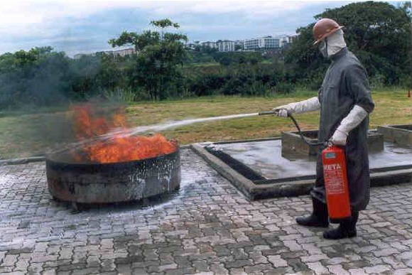 Incêndio na fase inicial